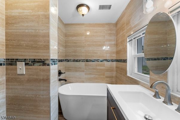 Bathroom, Free Standing Baths, Interior
