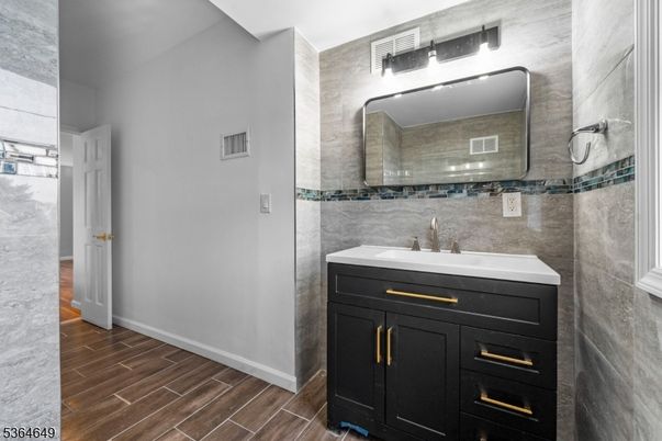 Bathroom, Interior, Wood Texture Flooring