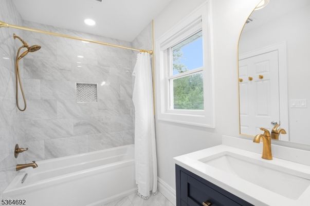 Bathroom, Interior, Marble, Marble Walls, Recessed Lighting