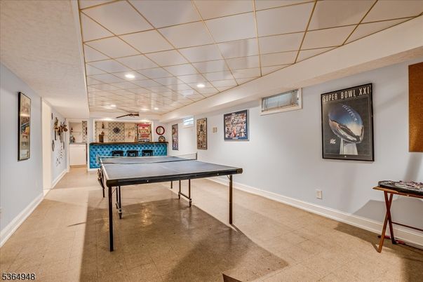Game Room, Interior, Recessed Lighting