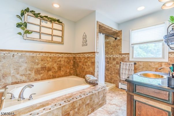 Bathroom, Interior, Recessed Lighting