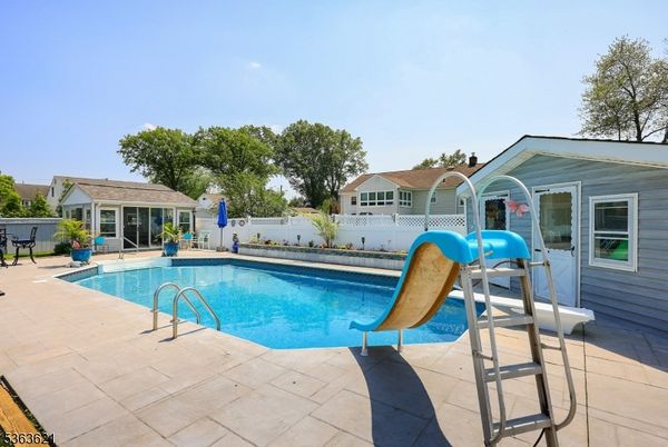 Exterior, Playground, Pool