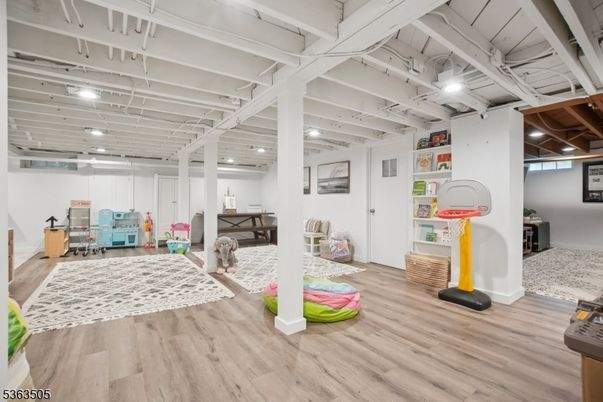 Interior, Recessed Lighting, Wood Texture Flooring