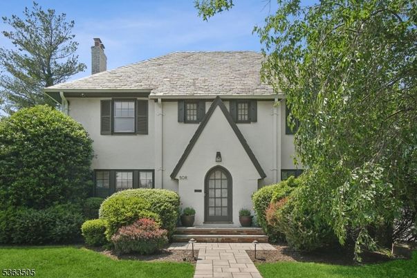 Backyard, Exterior, Facade, French Provincial