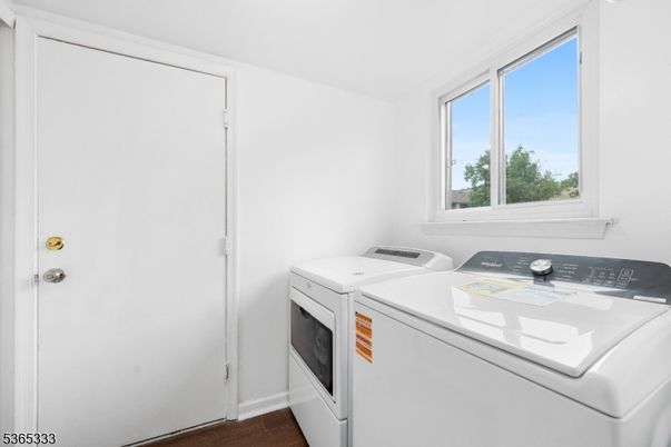 Interior, Washer, Wood Texture Flooring