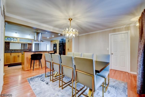 Chandelier, Dining room, Interior, Kitchen, Recessed Lighting, Wood Texture Flooring