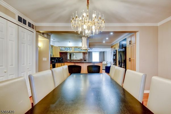 Chandelier, Dining room, Interior, Kitchen, Recessed Lighting