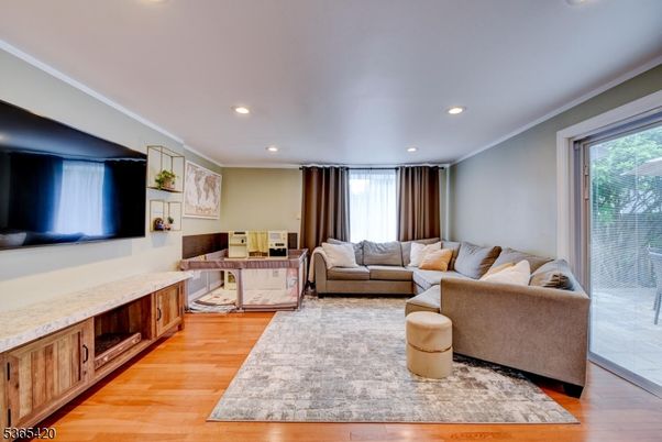 Interior, Living room, Recessed Lighting, Wood Texture Flooring