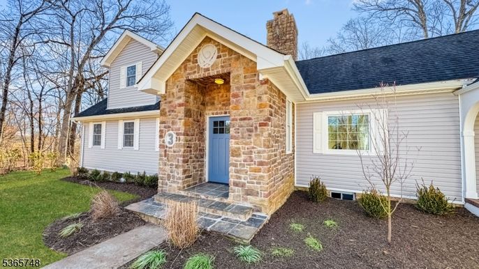 Exterior, Facade, Cape Cod