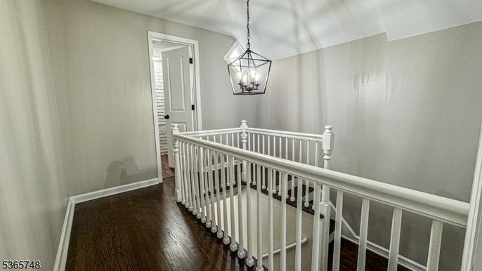 Interior, Pendant Lights, Wood Texture Flooring