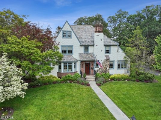 Backyard, Exterior, Facade, Queen Anne Victorian