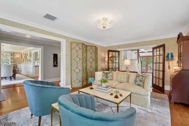 Chandelier, Dining room, Interior, Living room, Wood Texture Flooring