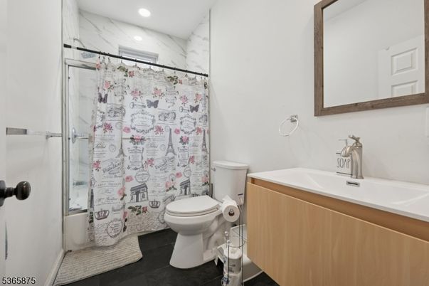 Bathroom, Interior, Marble Walls, Recessed Lighting