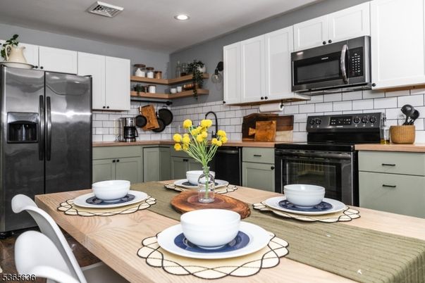 Dining room, Interior, Kitchen, Recessed Lighting, Stainless Steel Appliances