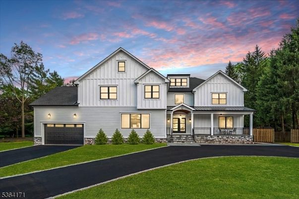 Attached, Exterior, Facade, Farmhouse