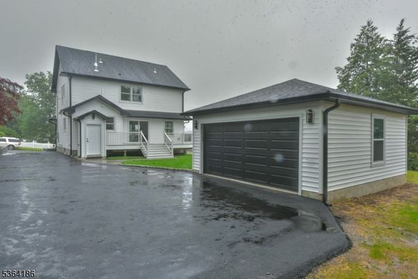 Detached Garage, Exterior