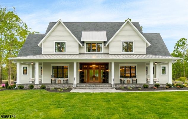 Exterior, Facade, Farmhouse