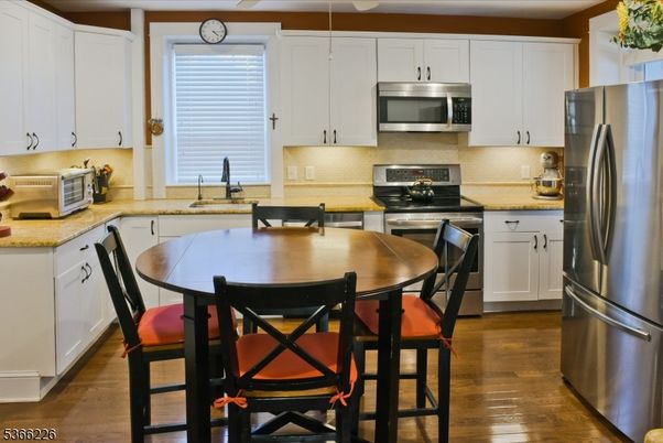Dining room, Interior, Kitchen, Stainless Steel Appliances, Wood Texture Flooring