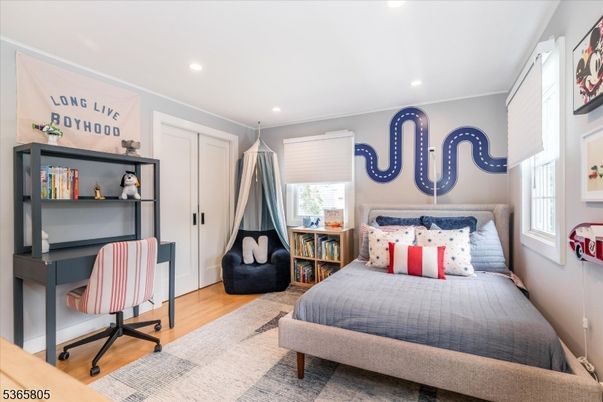 Bedroom, Home Office, Interior, Recessed Lighting, Wood Texture Flooring