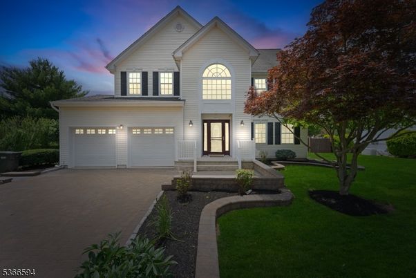 Attached, Exterior, Facade, Farmhouse