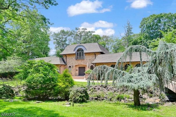 Backyard, Exterior, Facade, Brick Facade, French Provincial