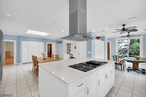 Dining room, Interior, Kitchen, Recessed Lighting