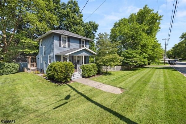 Backyard, Exterior, Facade, American Foursquare