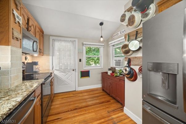 Interior, Kitchen, Pendant Lights, Wood Texture Flooring