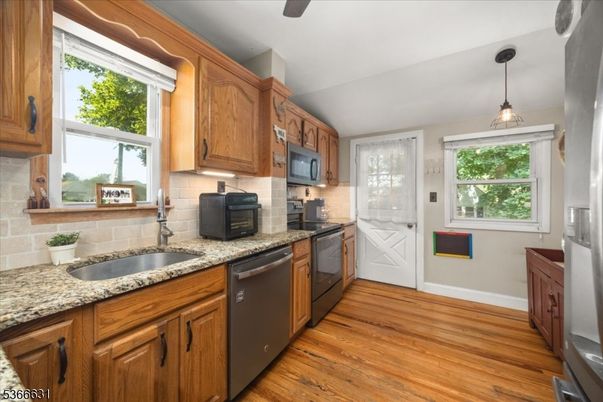 Interior, Kitchen, Pendant Lights, Wood Texture Flooring