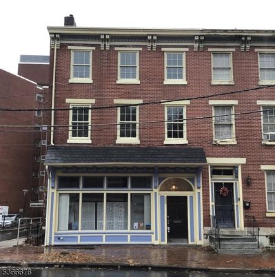 Exterior, Facade, Brick Facade, Rowhouse