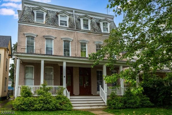 Exterior, Facade, Brick Facade, Rowhouse