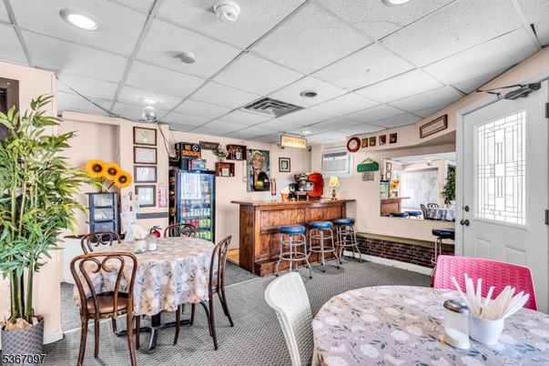 Dining room, Interior, Recessed Lighting