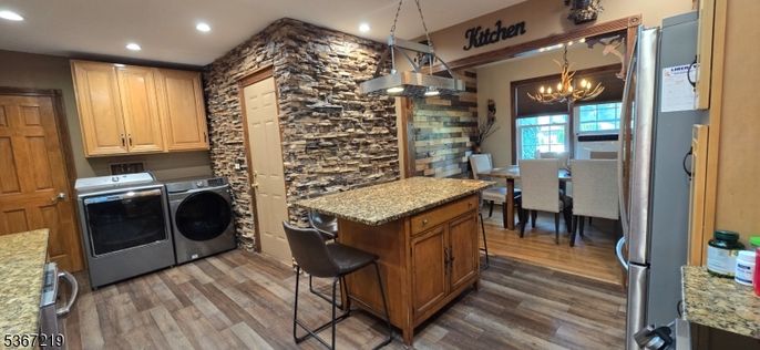 Chandelier, Dining room, Interior, Pendant Lights, Recessed Lighting, Washer, Wood Texture Flooring