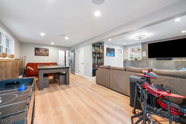Billiard Table, Game Room, Interior, Living room, Recessed Lighting, Wood Texture Flooring