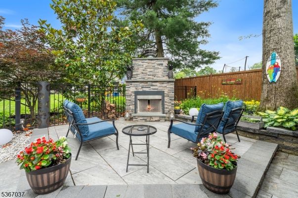 Exterior, Fireplace