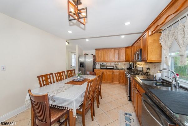 Dining room, Interior, Kitchen, Recessed Lighting