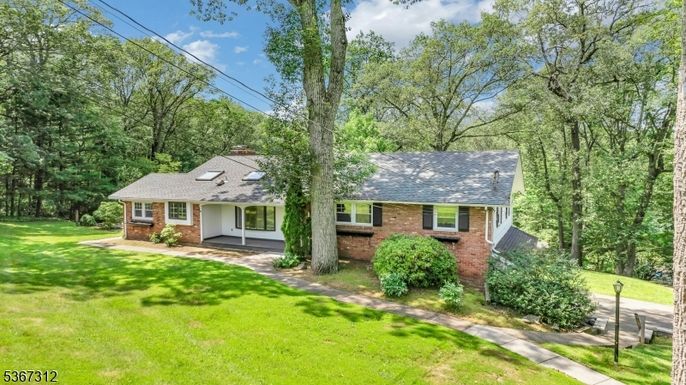 Backyard, Exterior, Facade, Brick Facade, Cape Cod