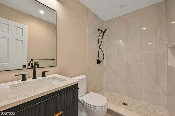 Bathroom, Interior, Marble Walls, Recessed Lighting