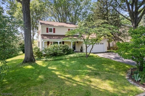 Attached, Backyard, Exterior, Facade, Split Level
