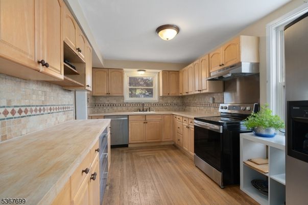 Interior, Kitchen, Stainless Steel Appliances, Wood Texture Flooring