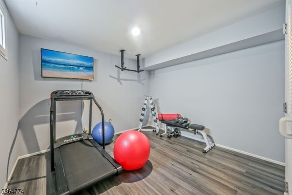 Fitness Equipment, Interior, Recessed Lighting, Wood Texture Flooring