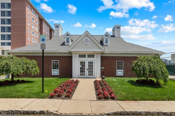 Exterior, Facade, Brick Facade, Cape Cod
