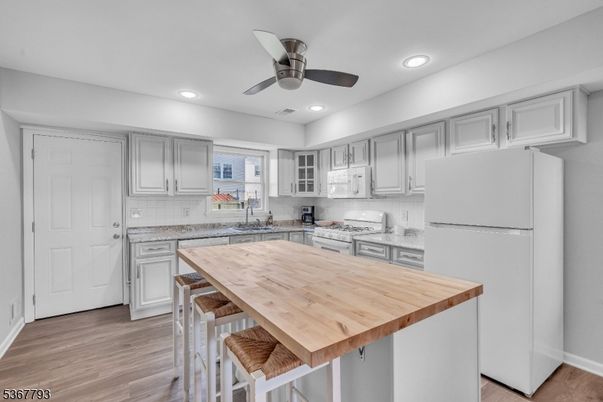 Interior, Kitchen, Recessed Lighting, Wood Texture Flooring