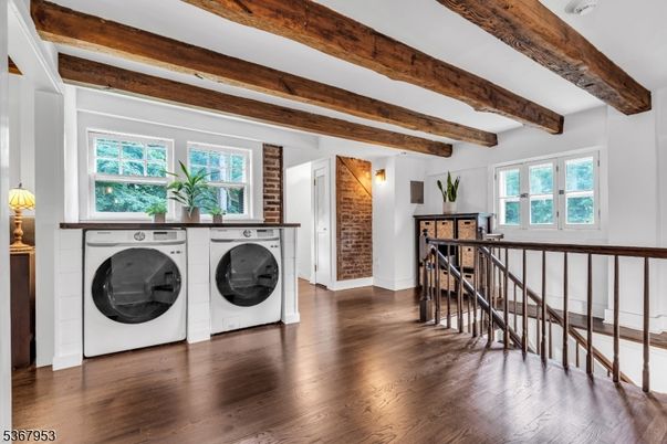 Interior, Washer, Wooden Beams, Wood Texture Flooring
