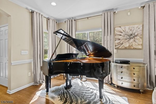Interior, Piano, Recessed Lighting, Wood Texture Flooring