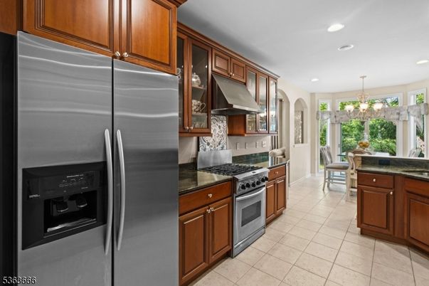 Chandelier, Dining room, Interior, Kitchen, Recessed Lighting, Stainless Steel Appliances