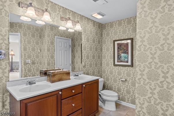 Bathroom, Dual Sink Vanities, Interior