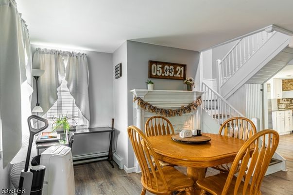 Dining room, Interior, Wood Texture Flooring