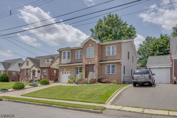 Attached, Exterior, Facade, Brick Facade, Rowhouse