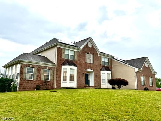 Backyard, Exterior, Facade, Brick Facade, Brick Traditional